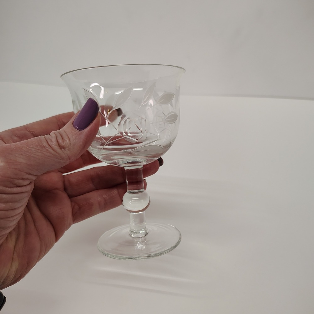 Etched Floral Wine Glass‎ Clear Stemware 4.5in Vintage Elegant Rose Design